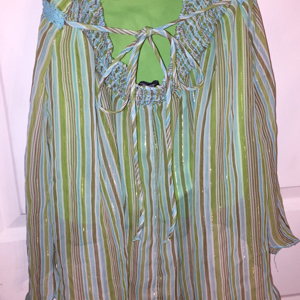 Lady’s top - Picture 5 of 6